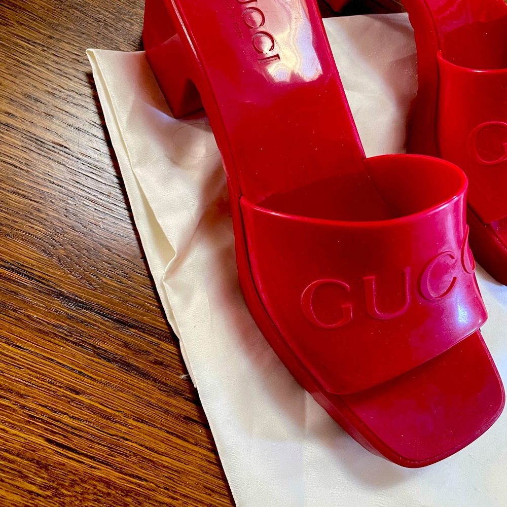 Gucci- Logo rubber slide AUTHENTIC